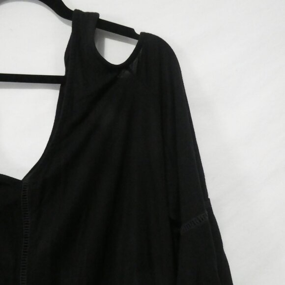 LOVE & LEGEND | 2X | Chic Black Cold Shoulder Top | Bell Sleeves | Front Detail - Picture 5 of 16